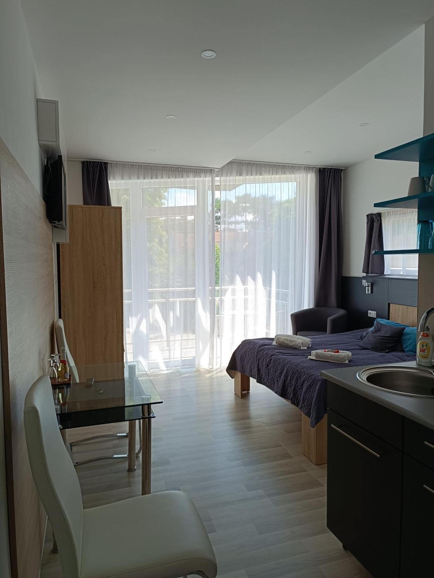 Ujhely Apartmanhaz Siofok Bagian luar foto