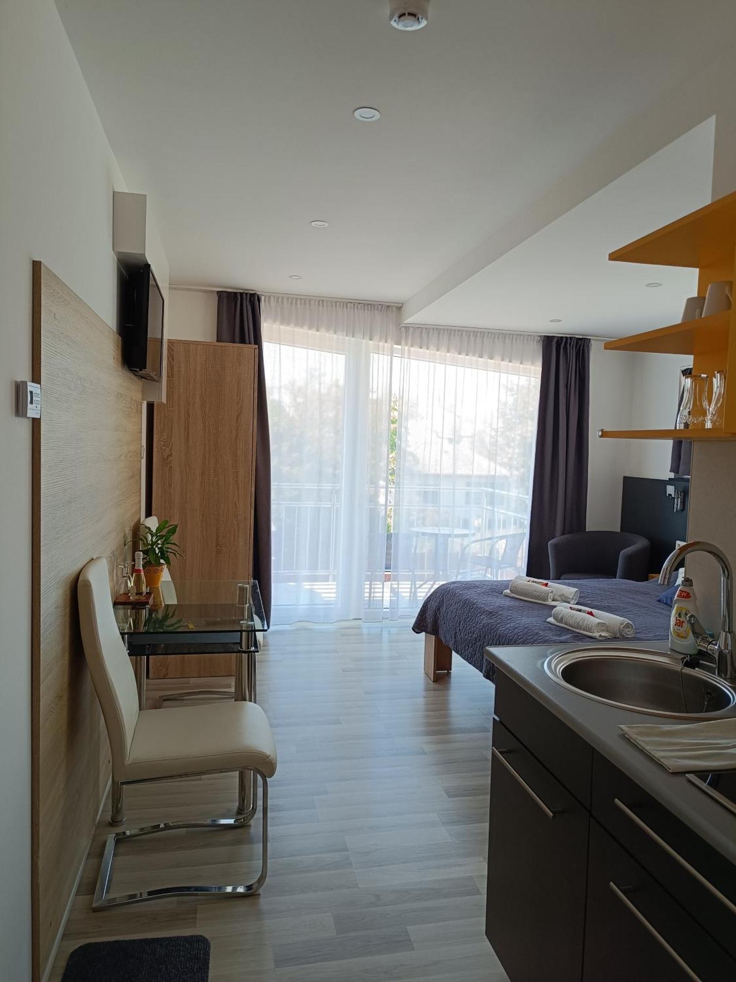 Ujhely Apartmanhaz Siofok Bagian luar foto