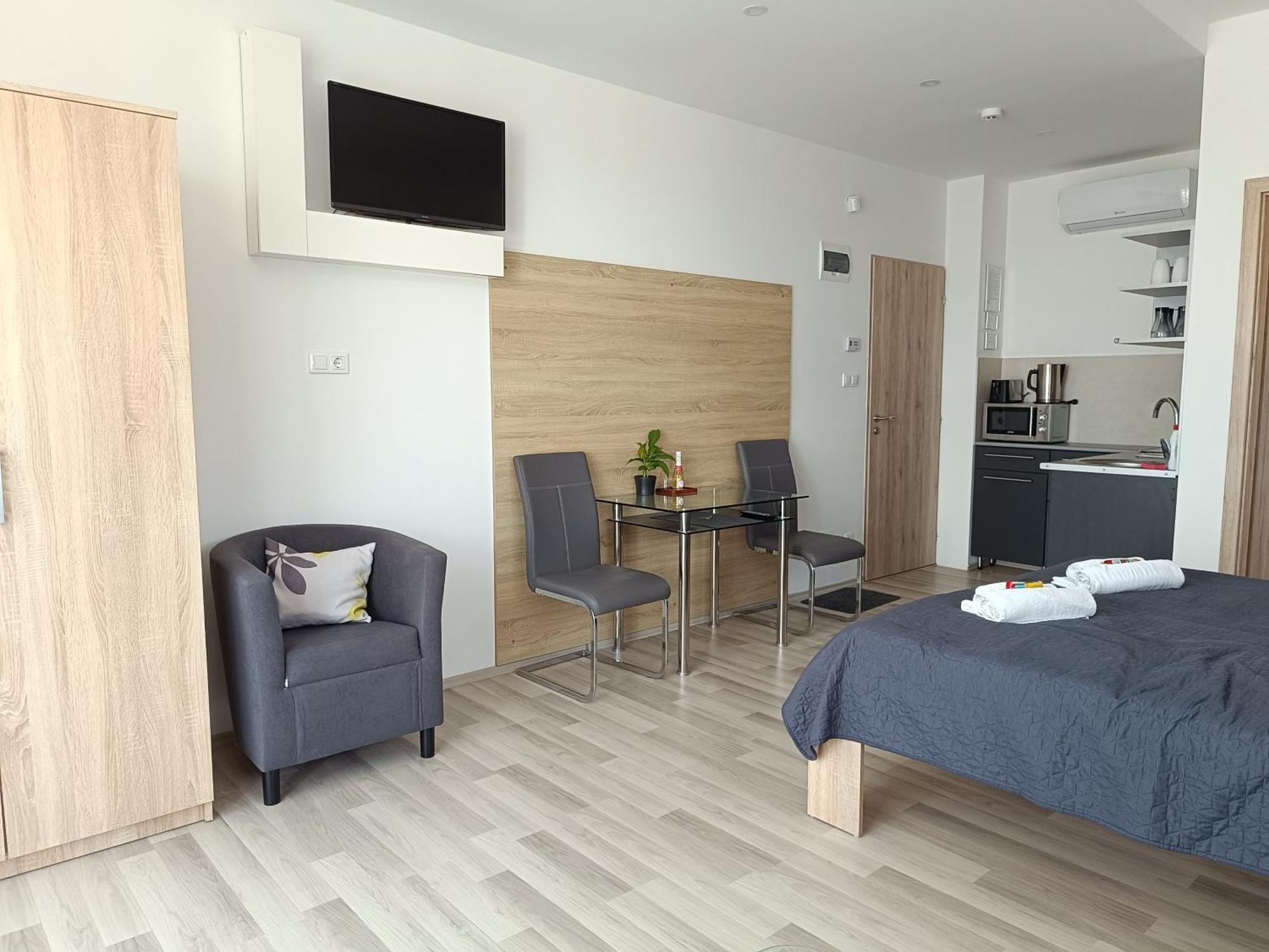 Ujhely Apartmanhaz Siofok Bagian luar foto