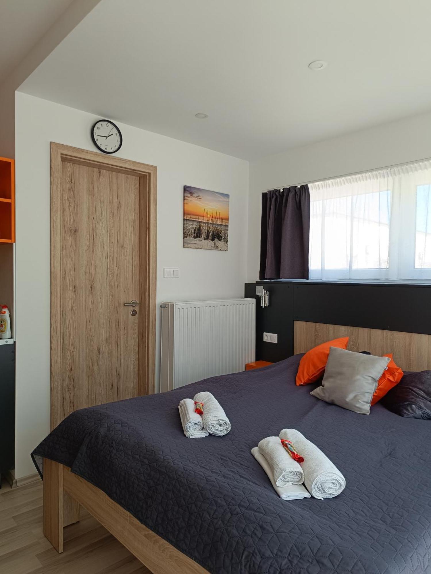 Ujhely Apartmanhaz Siofok Bagian luar foto