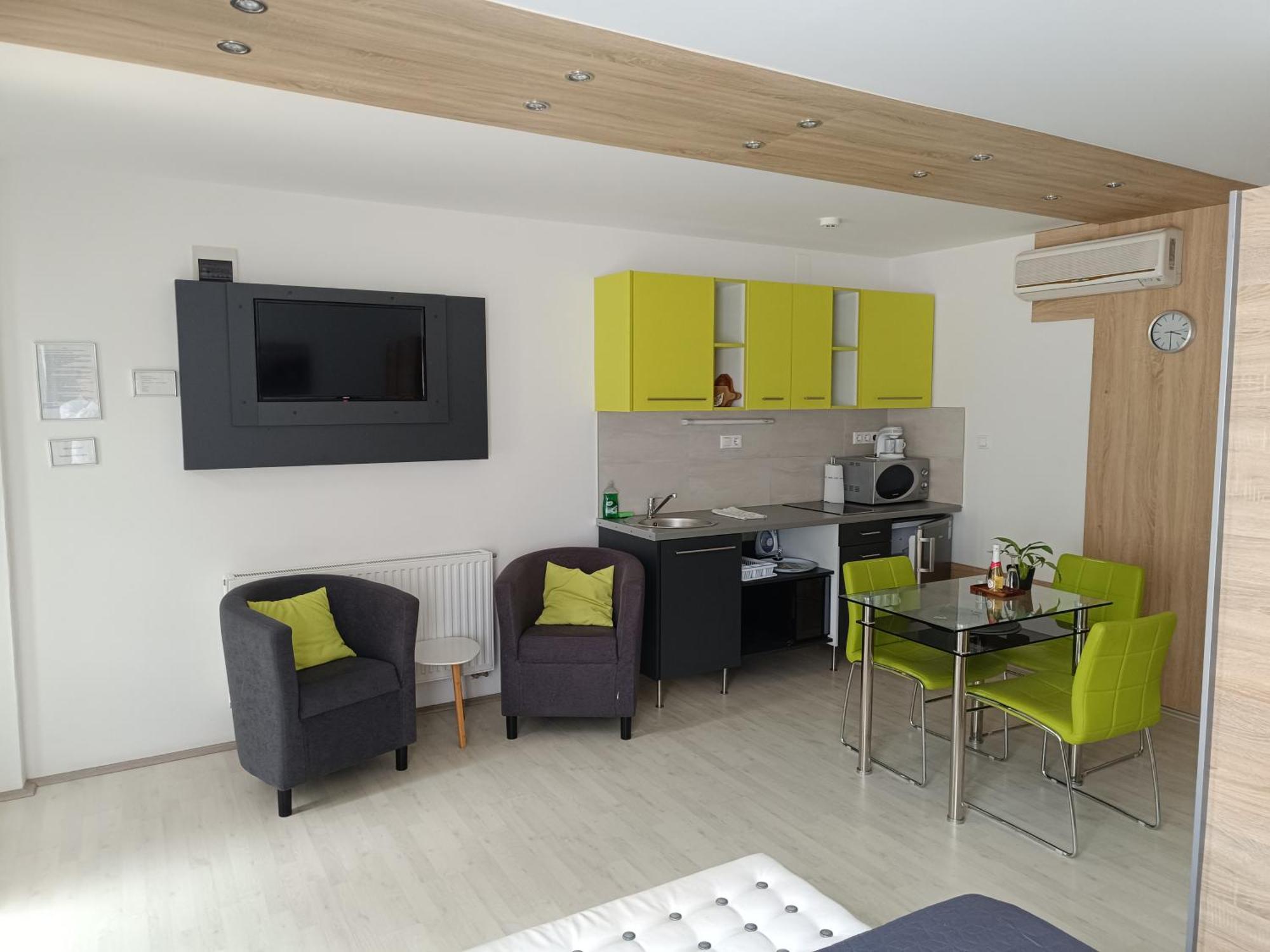 Ujhely Apartmanhaz Siofok Bagian luar foto