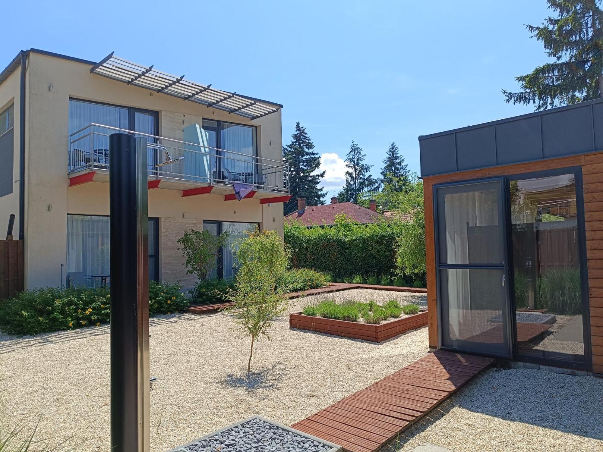 Ujhely Apartmanhaz Siofok Bagian luar foto