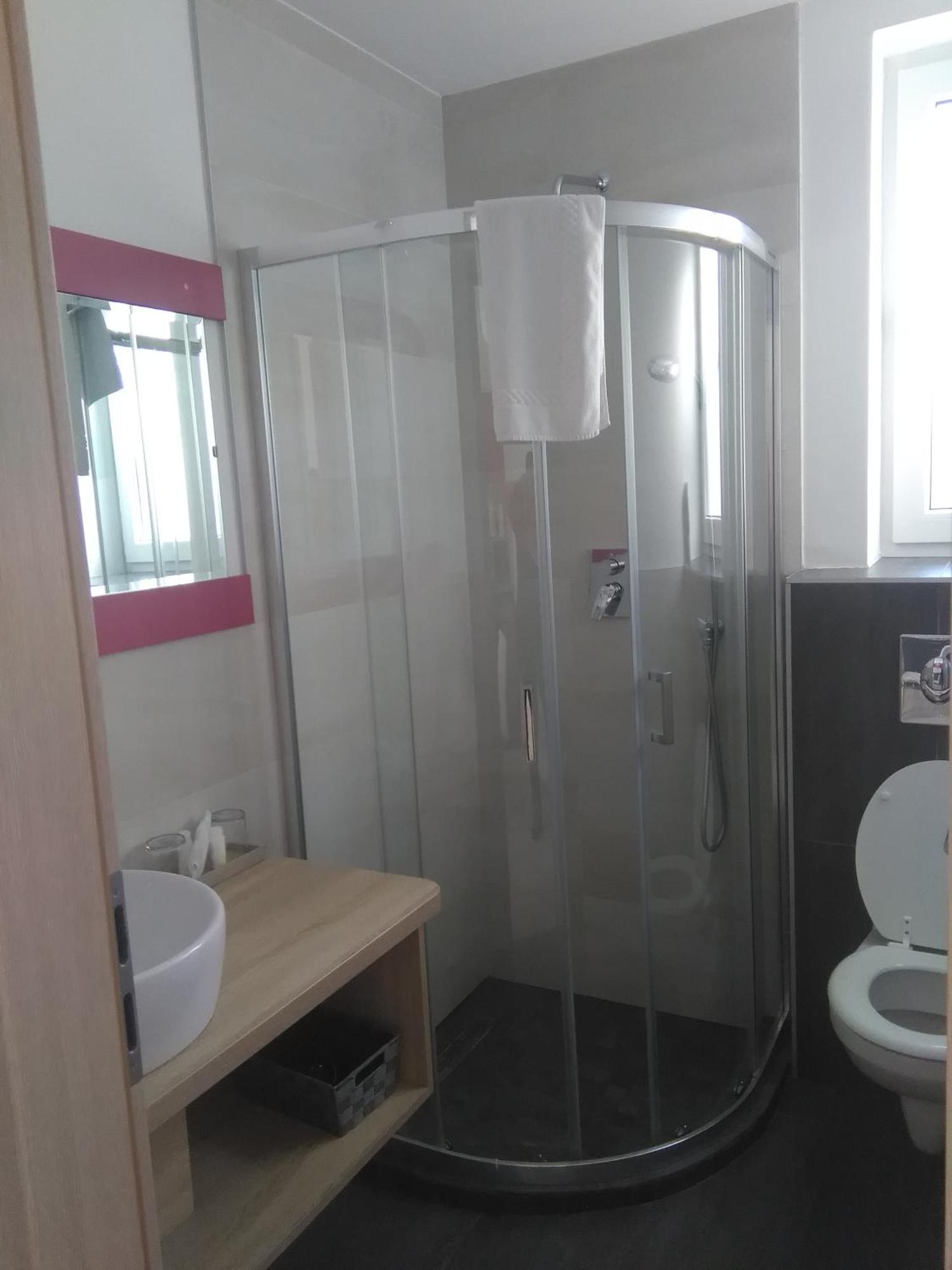 Ujhely Apartmanhaz Siofok Bagian luar foto